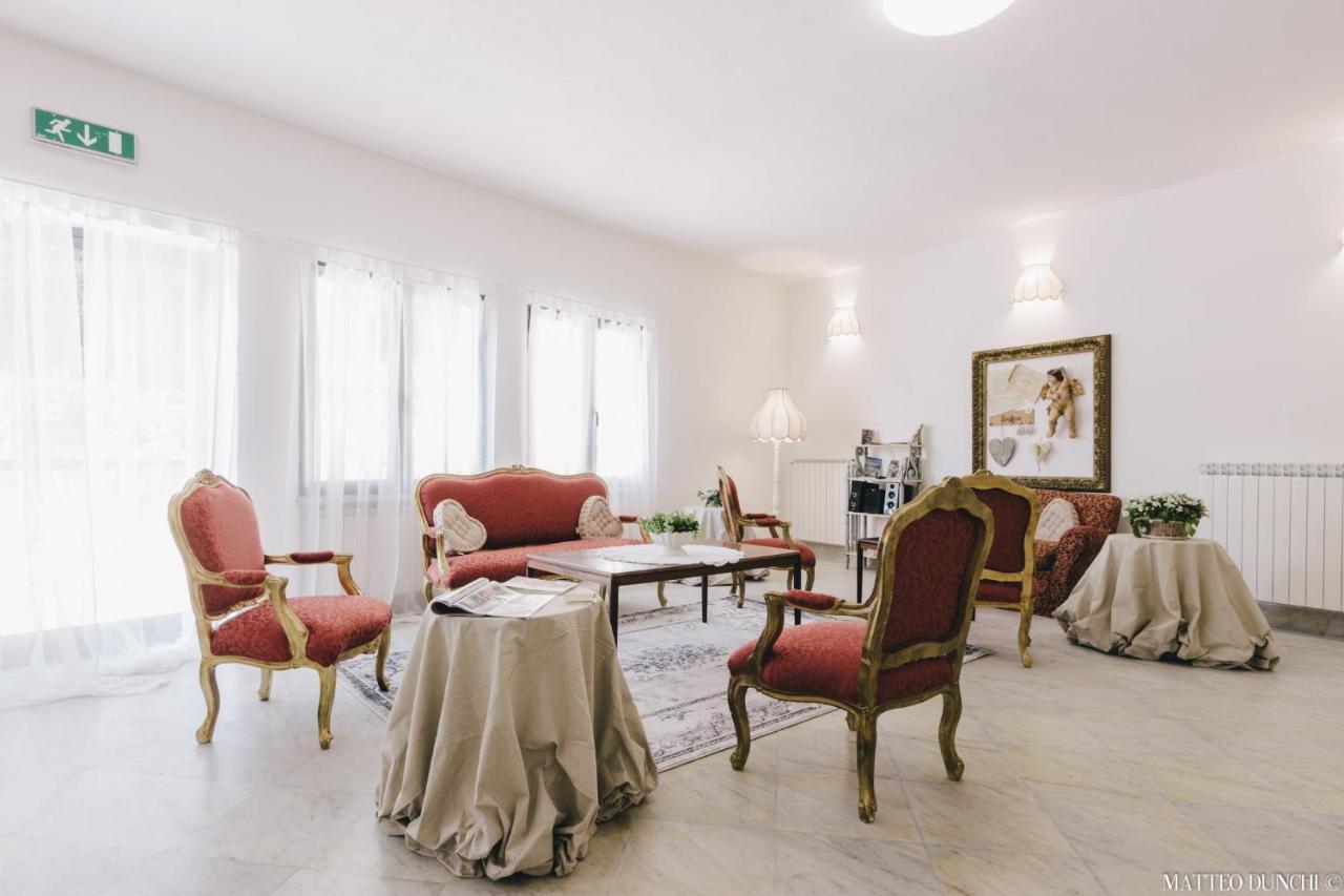 Hotel - Ristorante Pintadera Massa  Ngoại thất bức ảnh